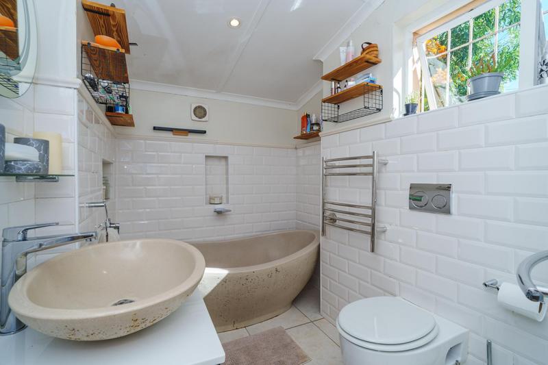 2 Bedroom Property for Sale in Harfield Village Western Cape